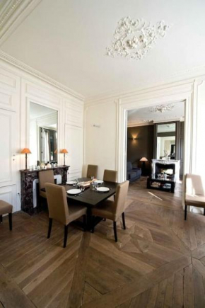 4p Elegant flat, Vieux Lille, carpark